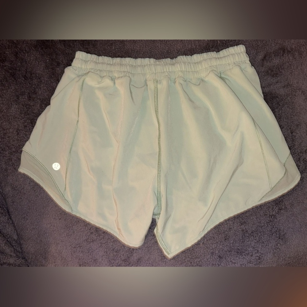 Lululemon Mid-Rise Hotty Hot Shorts Long